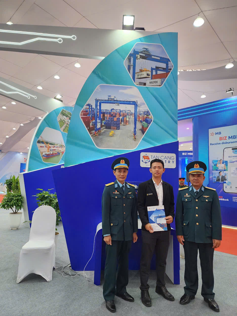 Hình ảnh hoạt động giao lưu tại gian trưng bày